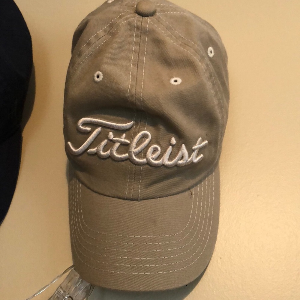 Titleist beige golf hat